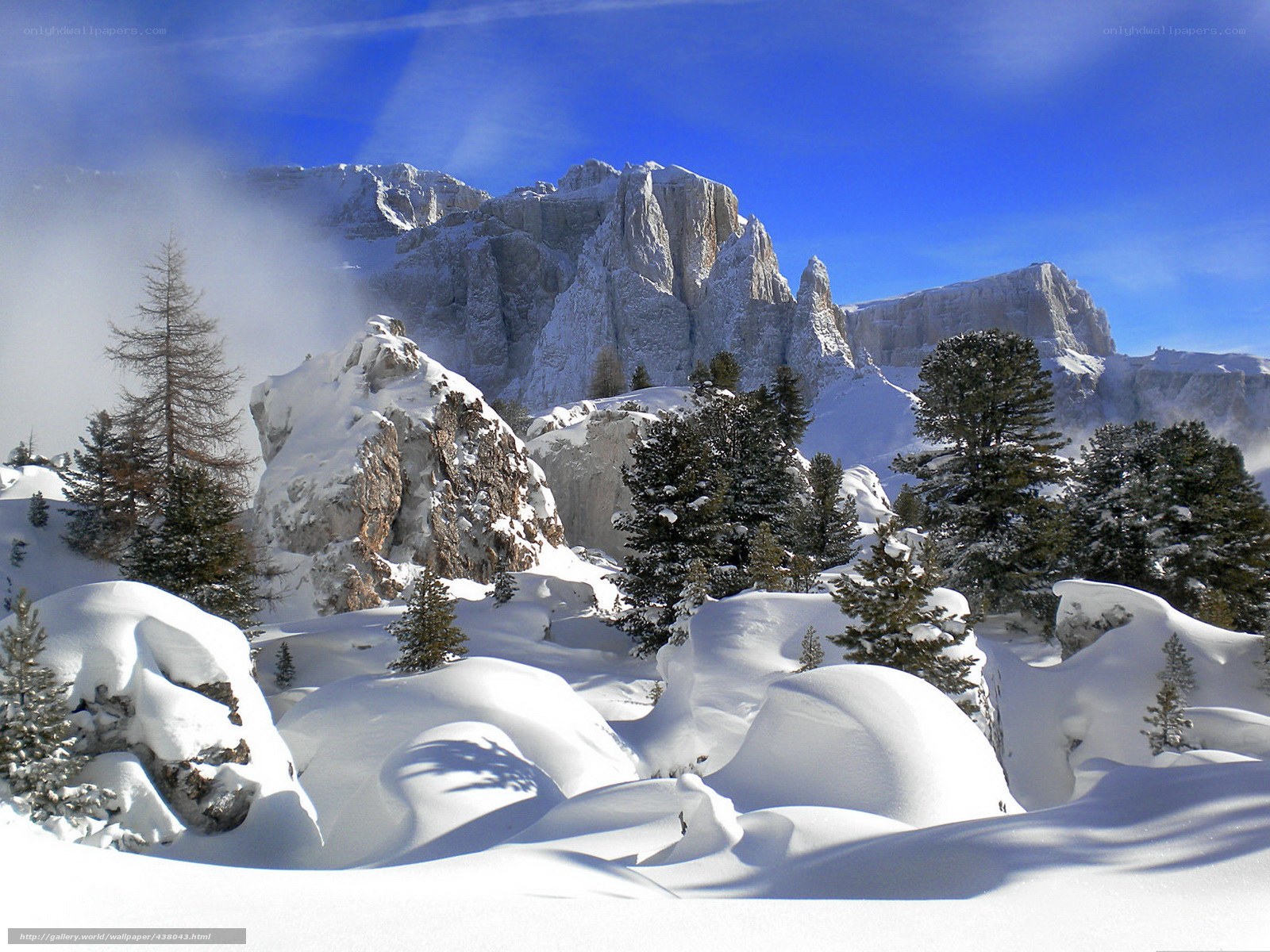 Snowy mountain peaks