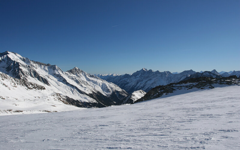 snowy mountain range view