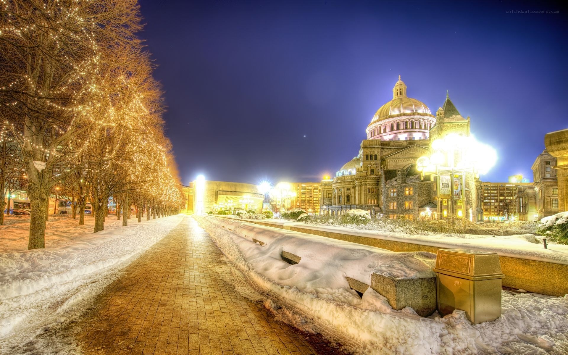 Snowy night at the State Capitol