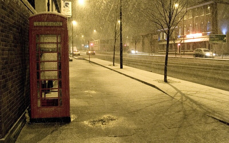 snowy night in london