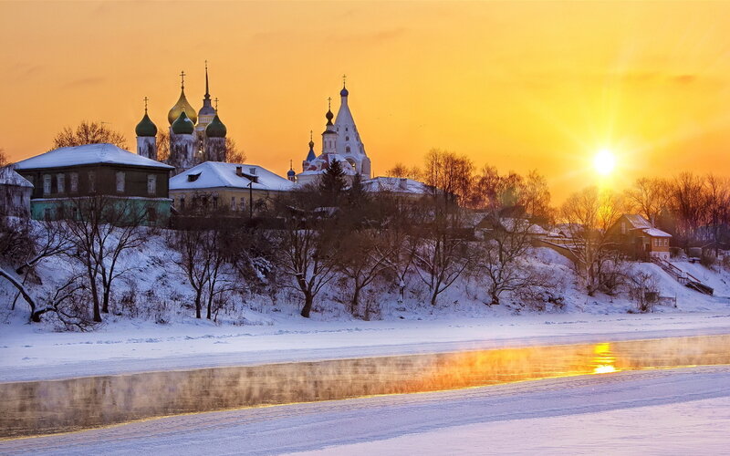 Snowy River at Sunset — Orange, Serene