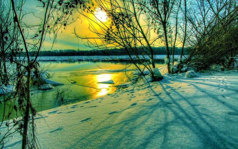 Snowy River at Sunset — Yellow