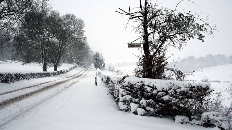 Snowy road in Tullachan