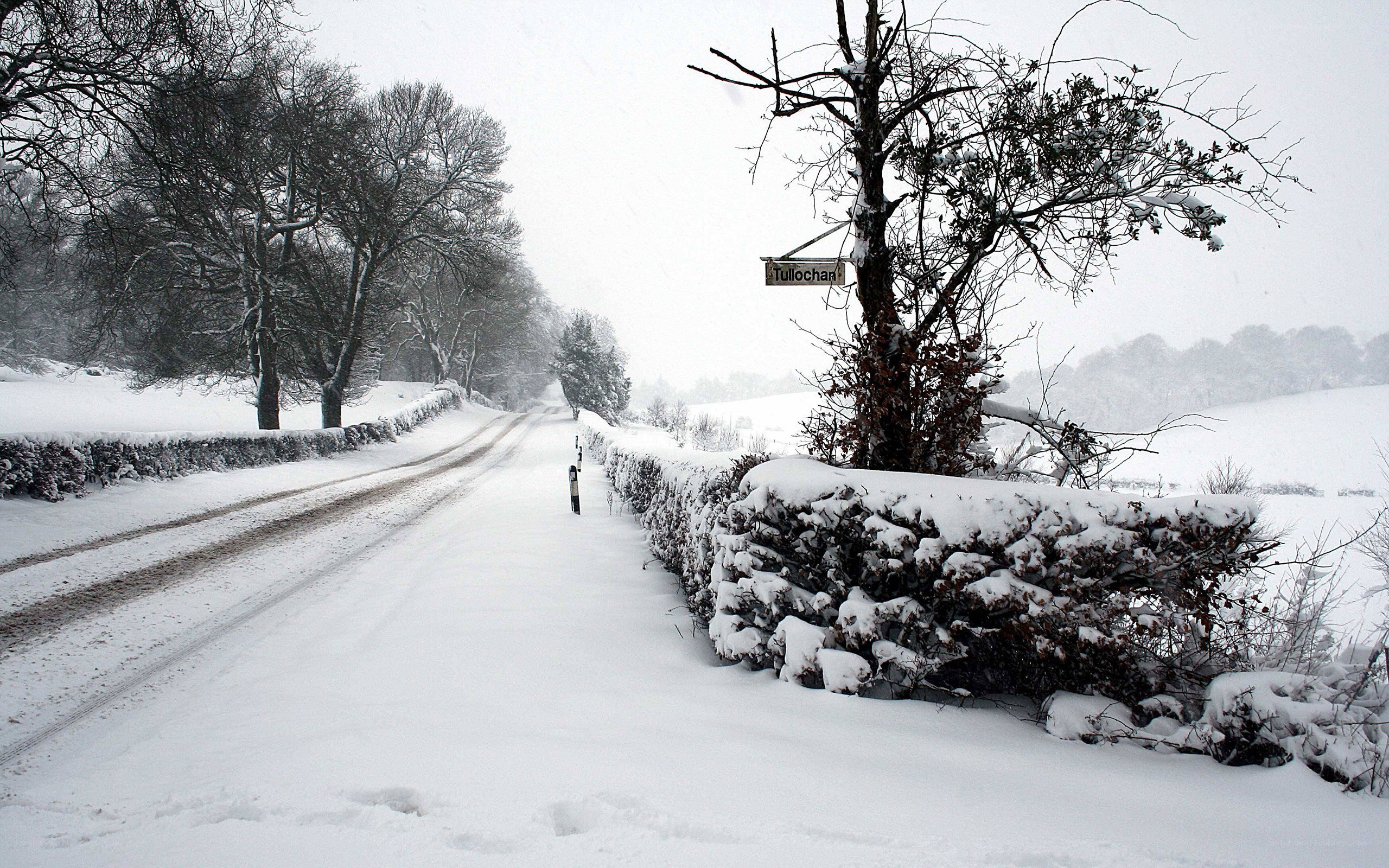 Snowy road in Tullaghan