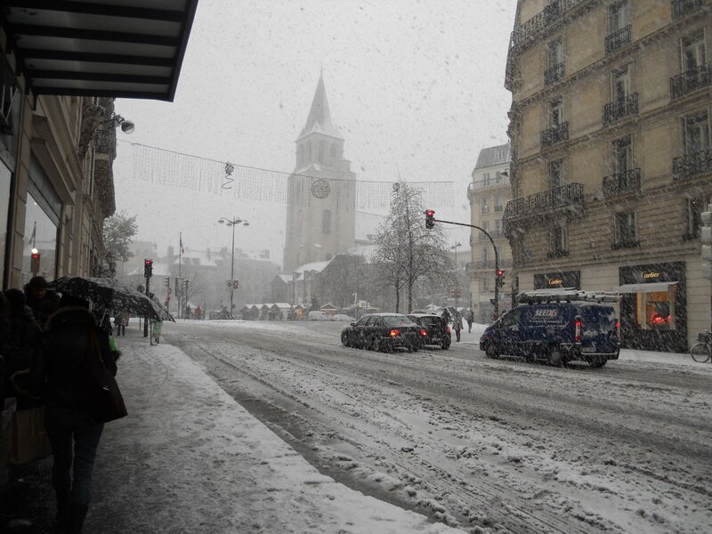 Snowy street in Paris