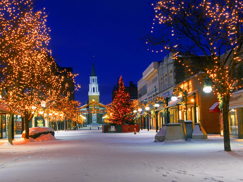 Snowy Town Square — Blue, Peaceful