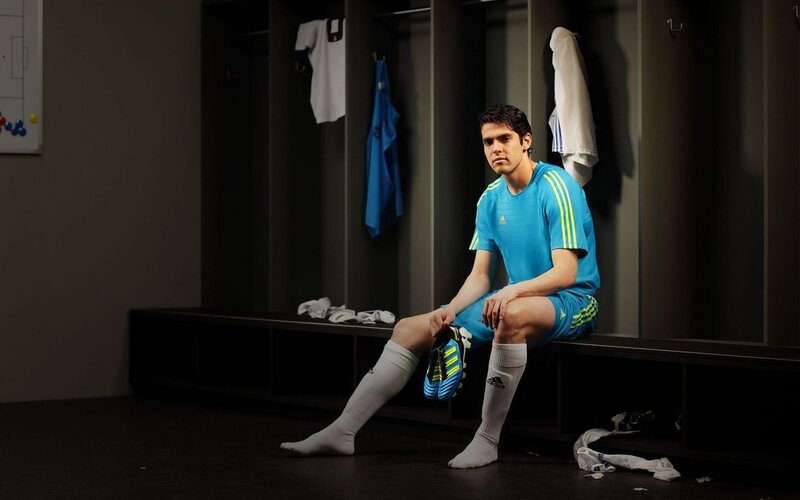 Soccer Player in Locker Room — Blue