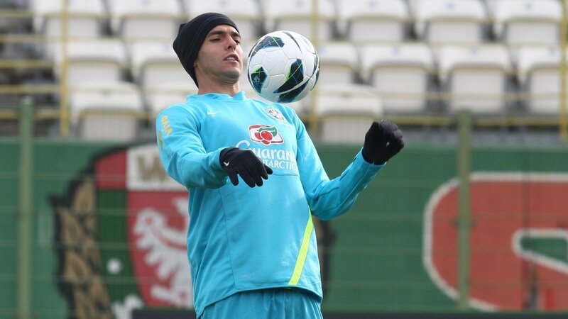 Soccer player juggling ball