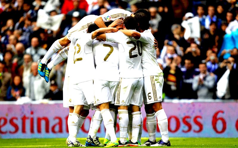soccer players celebrating
