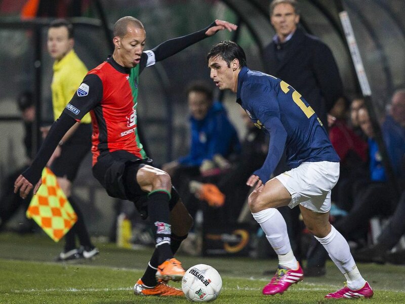 Soccer Players Competing — Green