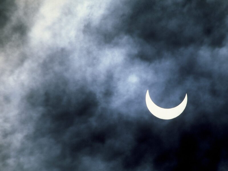 Solar eclipse crescent