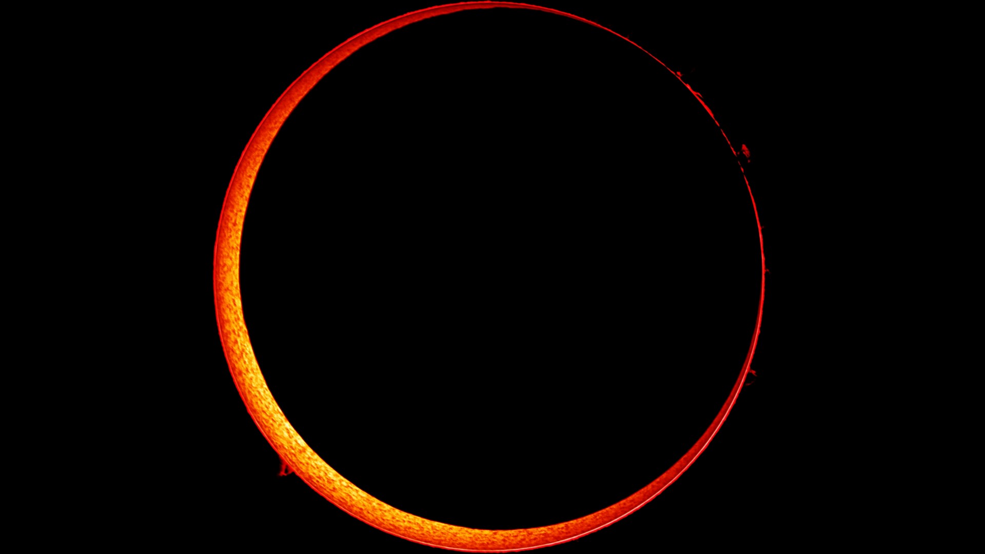 Solar eclipse ring