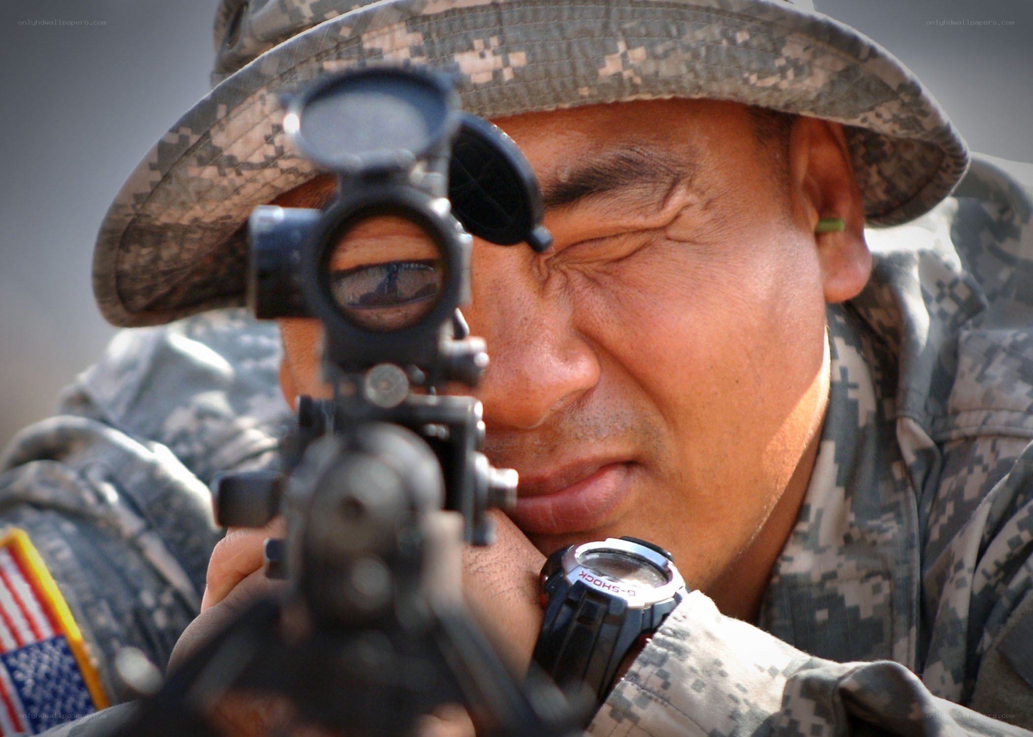 soldier aiming rifle
