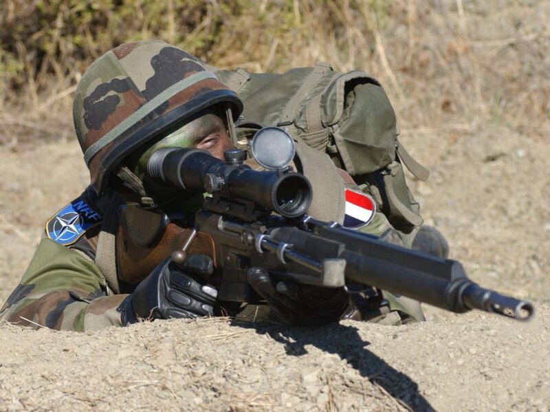 Soldier Aiming Rifle — Green, Focused