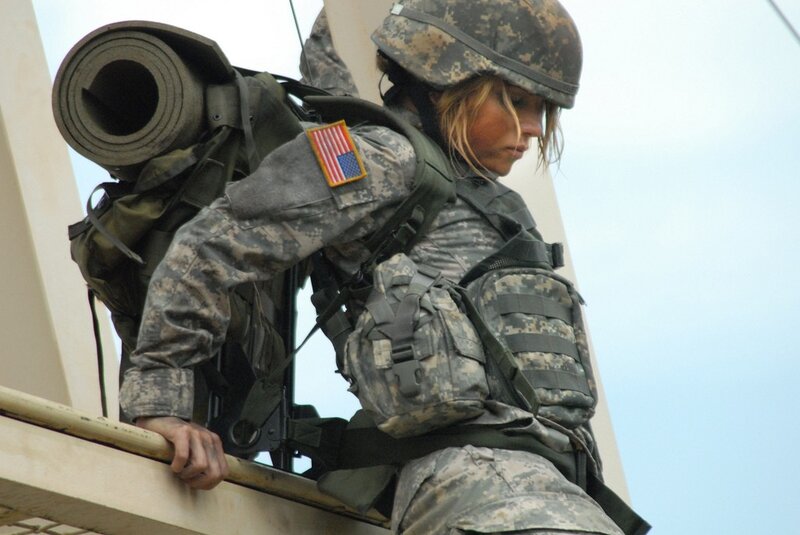 Soldier climbing structure