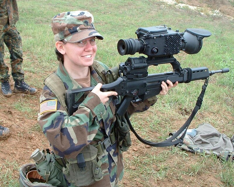 Soldier Holding Rifle — Green, Neutral