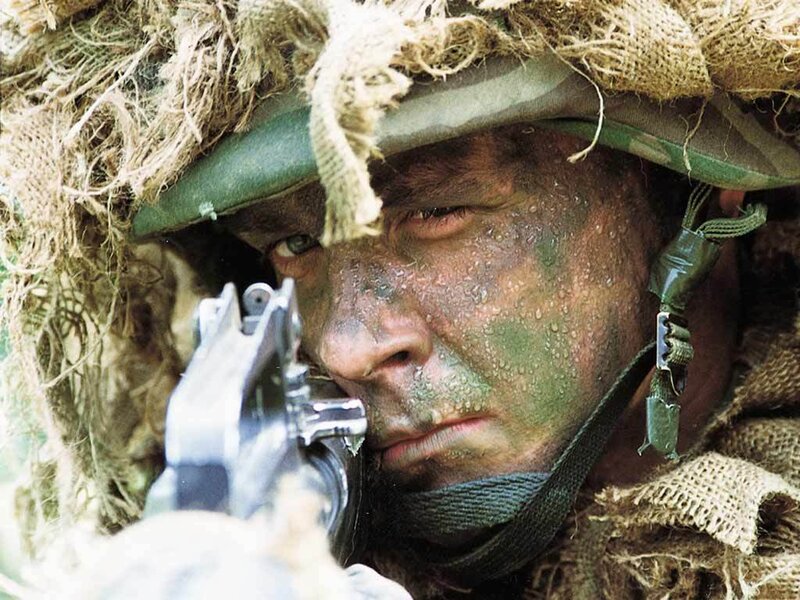 Soldier in Camouflage — Green, Intense