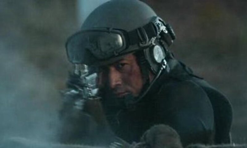 Soldier in Combat Gear — Gray, Tense
