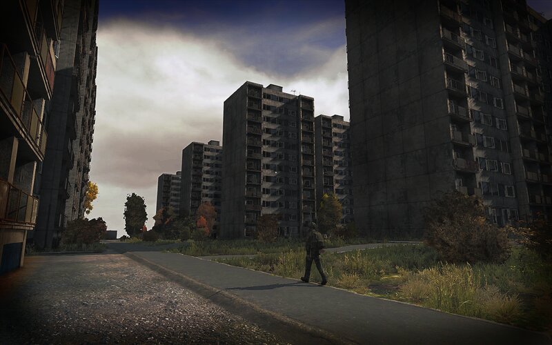 Soldier Walking in City — Gray