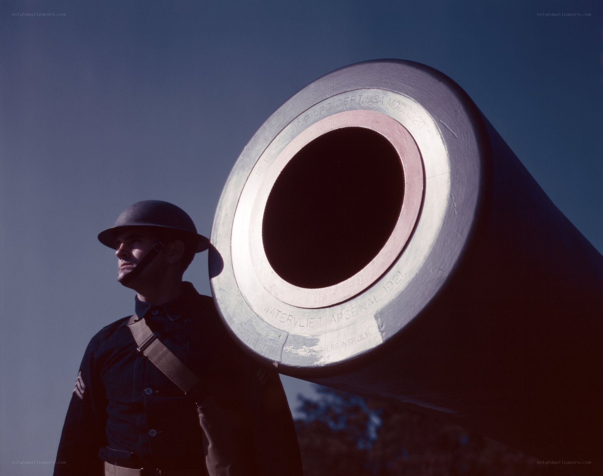 Soldier with artillery cannon