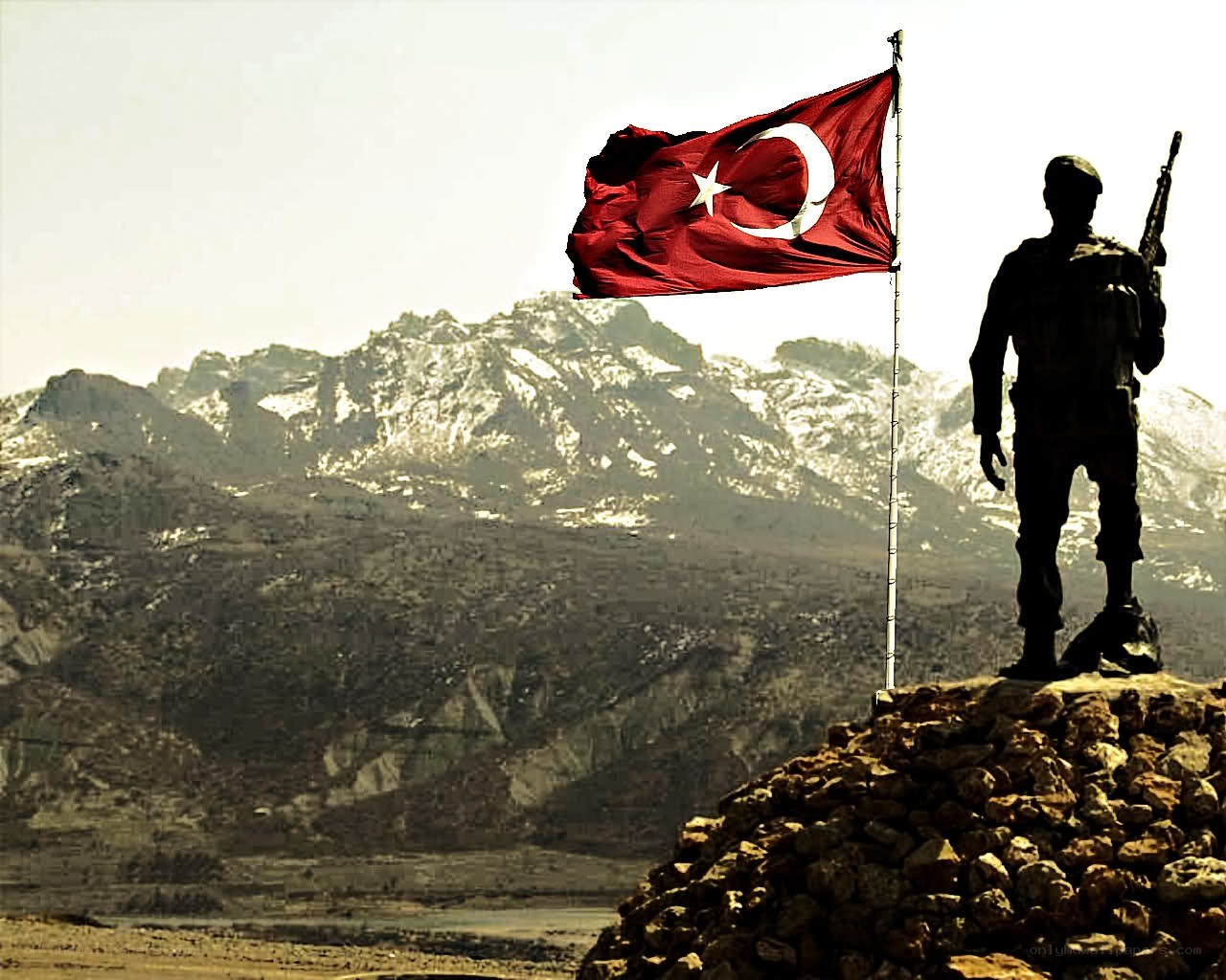 Soldier with Turkish flag