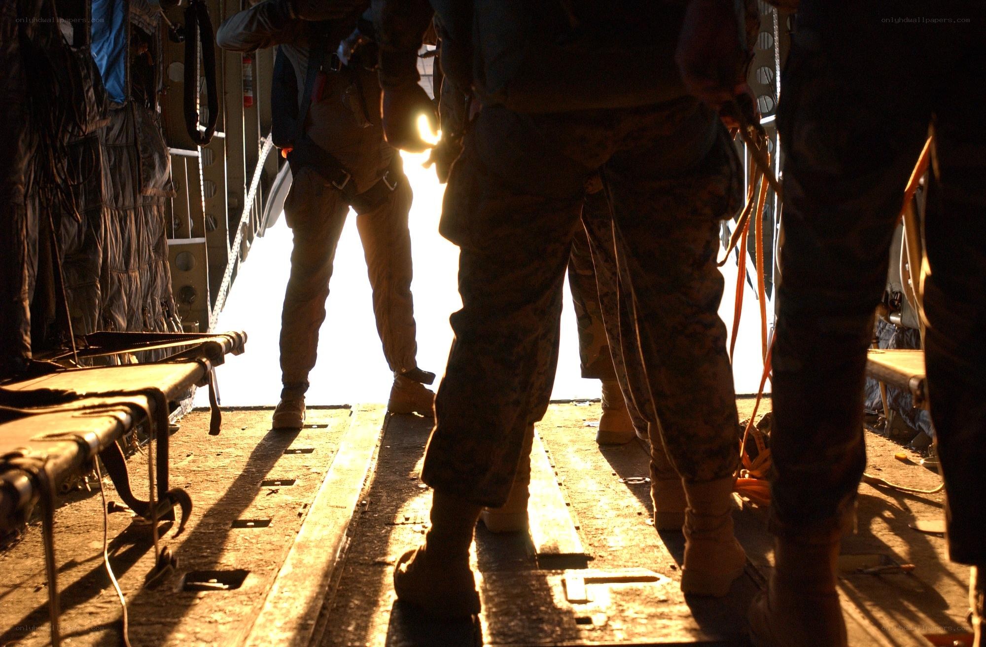 Soldiers boarding aircraft