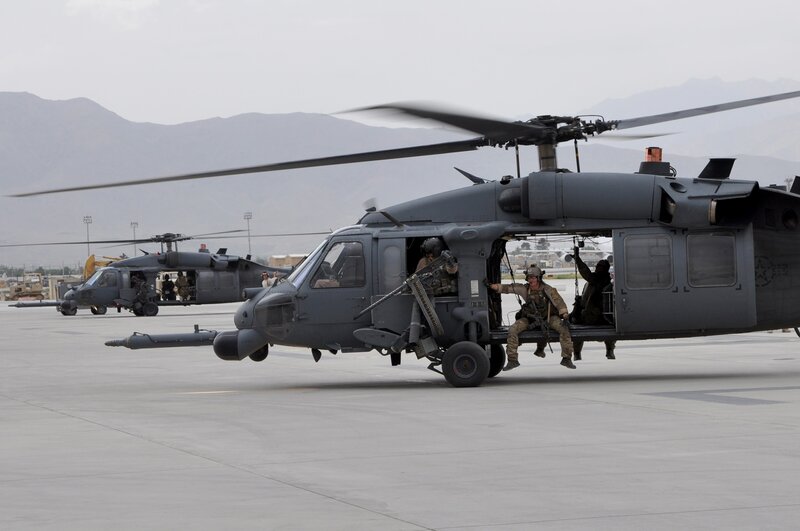 Soldiers boarding helicopter