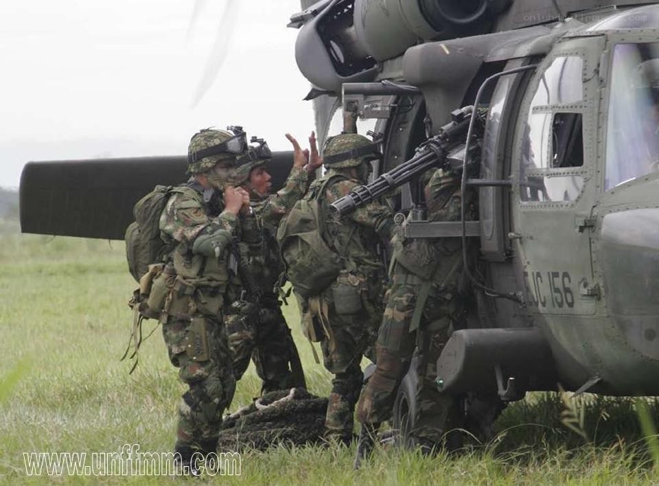 Soldiers boarding helicopter