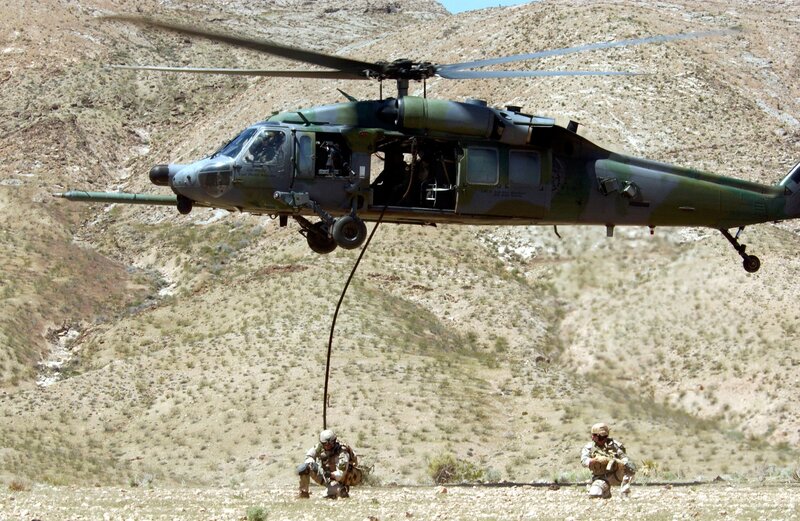 Soldiers during helicopter extraction