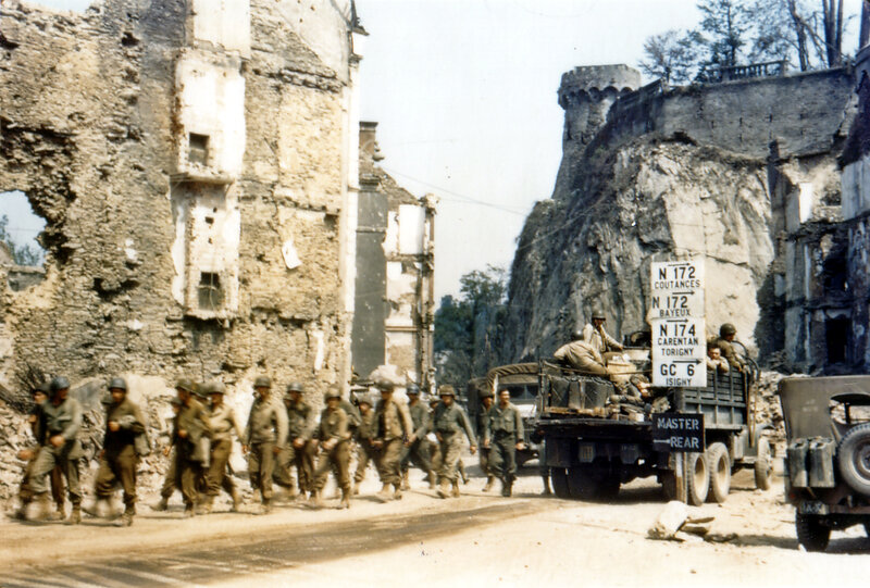 Soldiers in a war-torn town