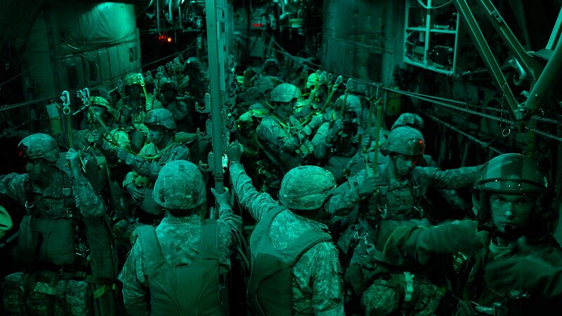 Soldiers in Aircraft — Green