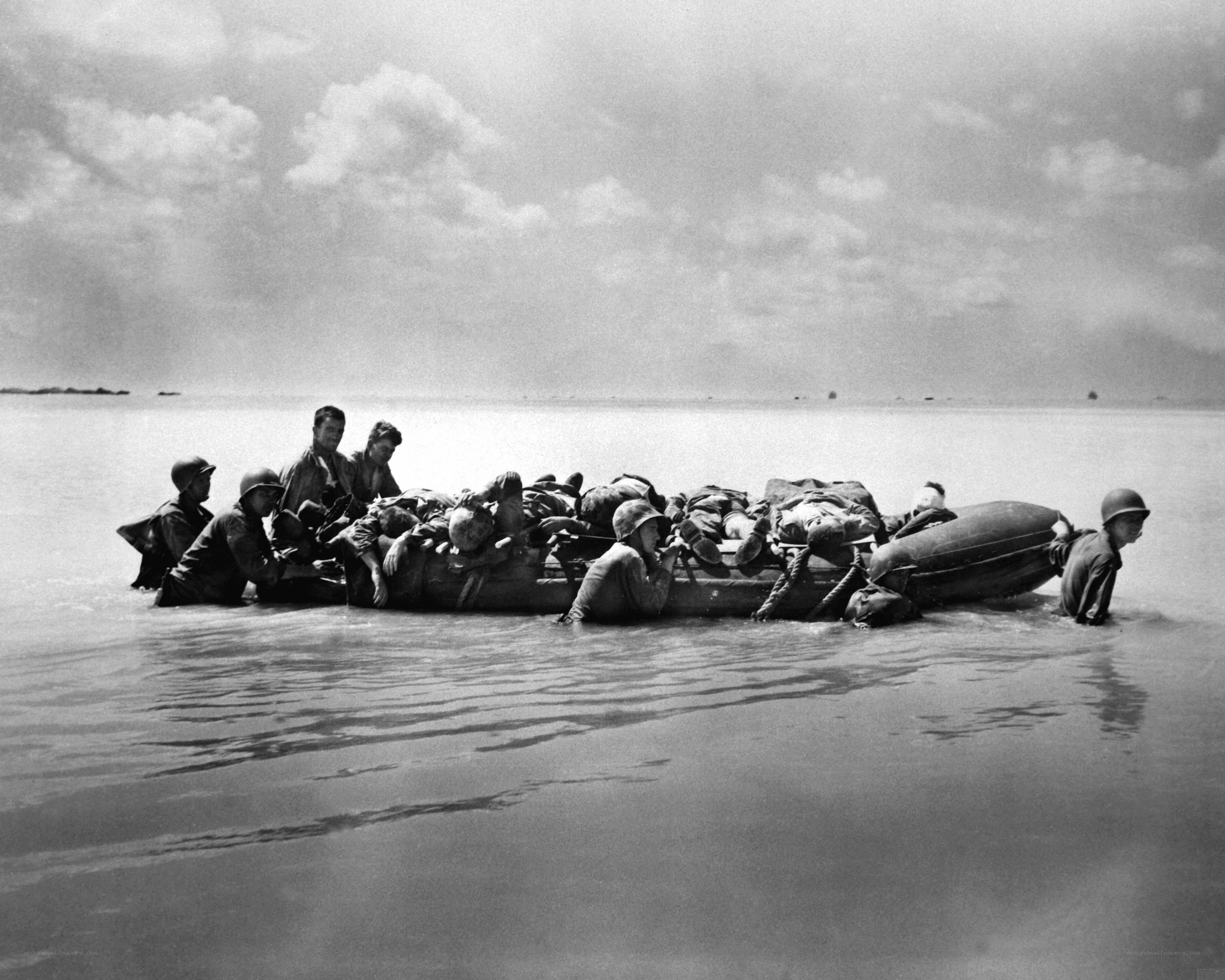 Soldiers in amphibious landing