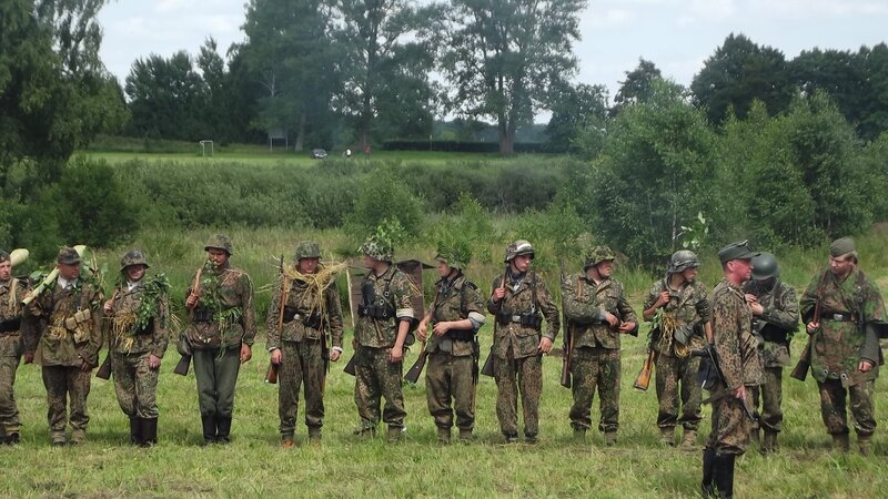 Soldiers in camouflage uniforms