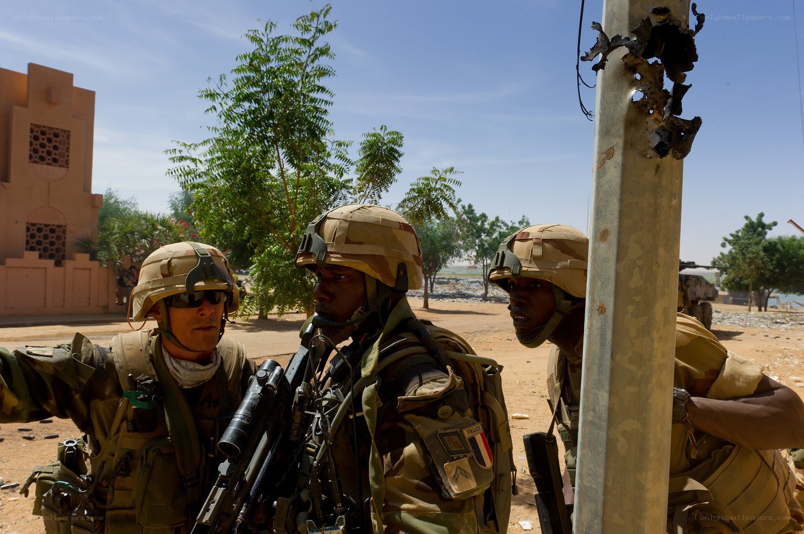 Soldiers in combat gear