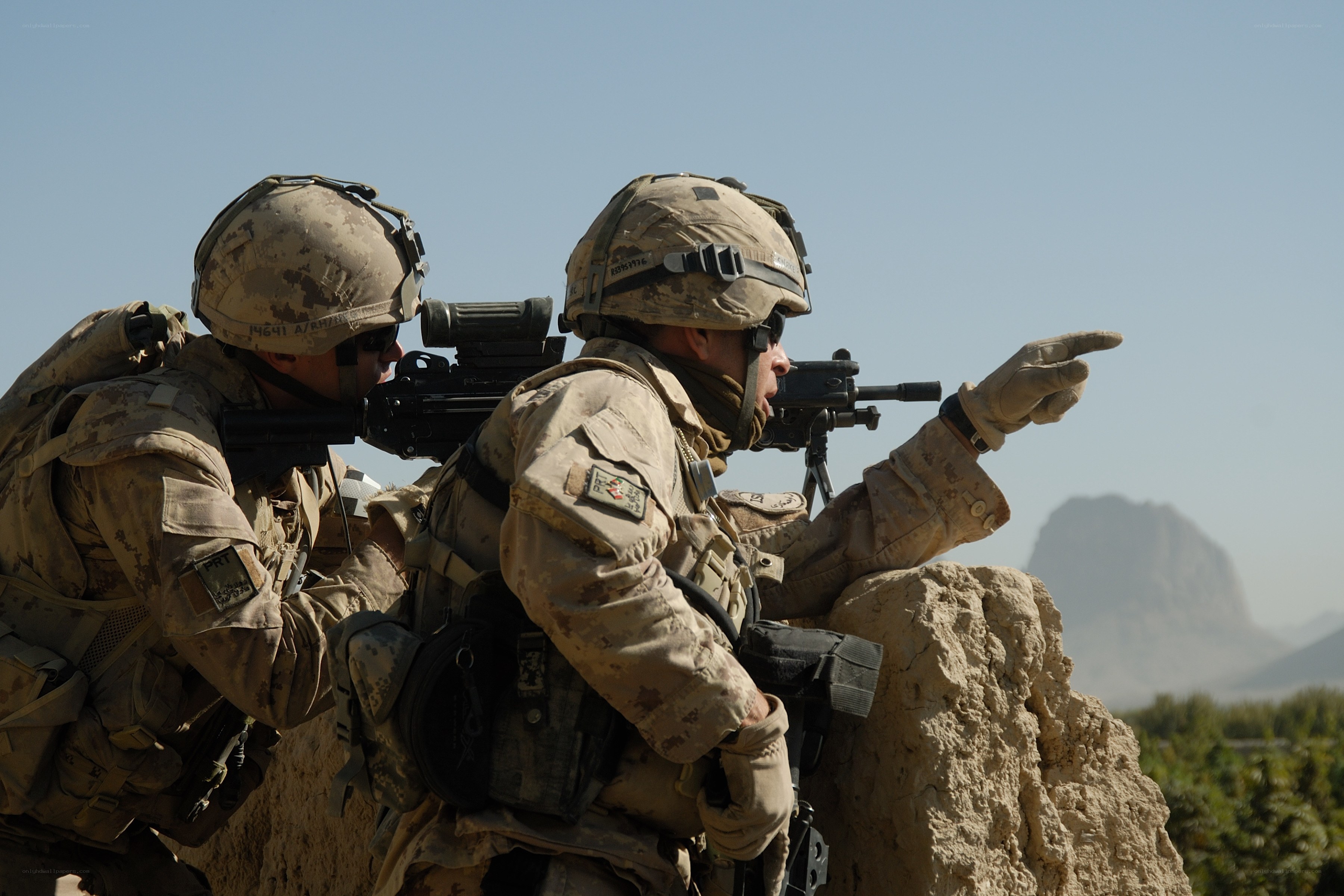 Soldiers in combat gear