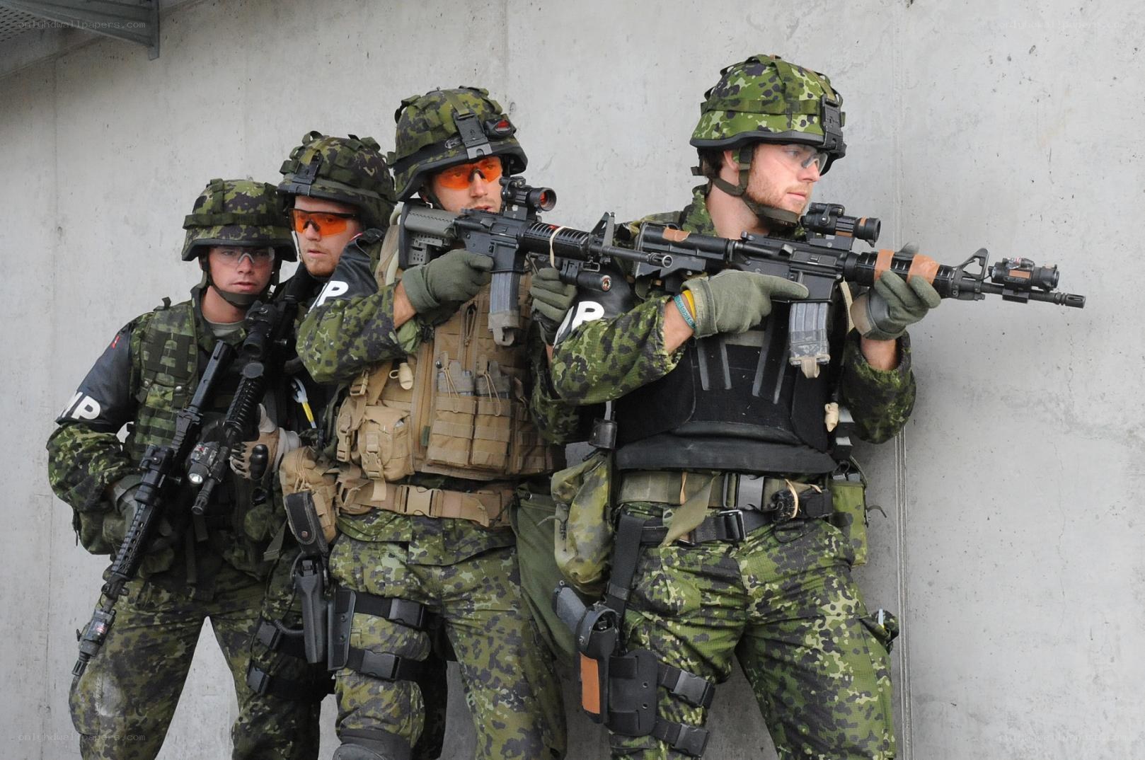 Soldiers in combat gear