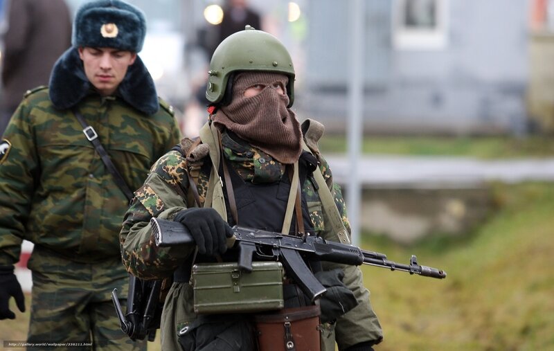Soldiers in combat gear