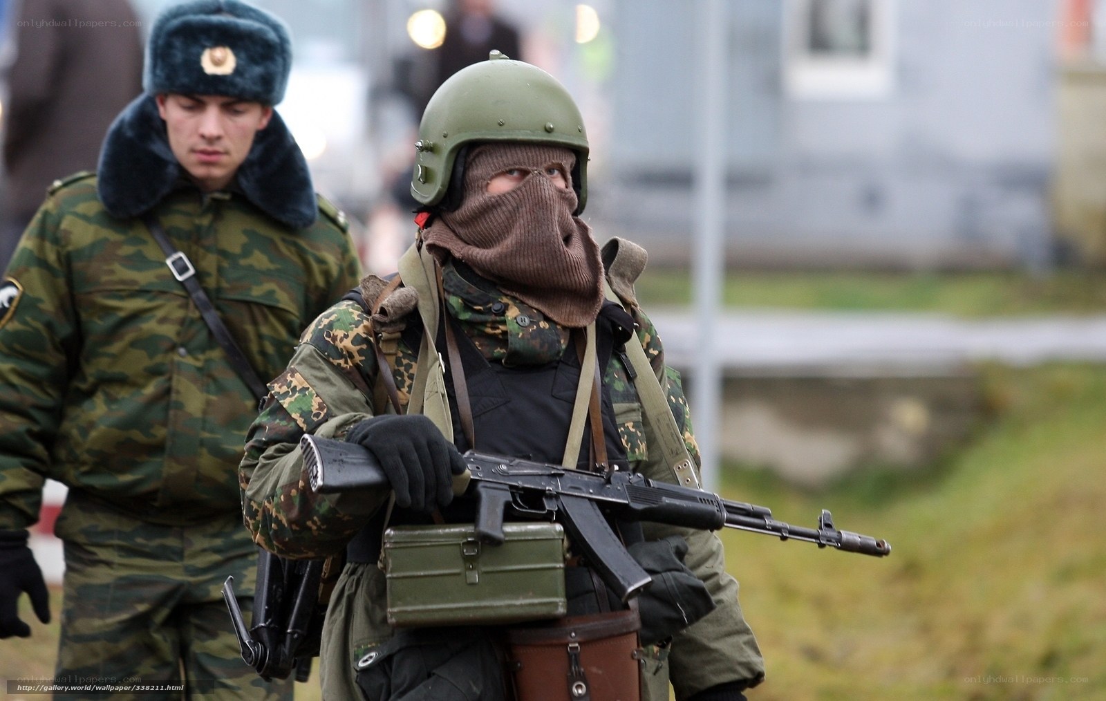 Soldiers in combat gear
