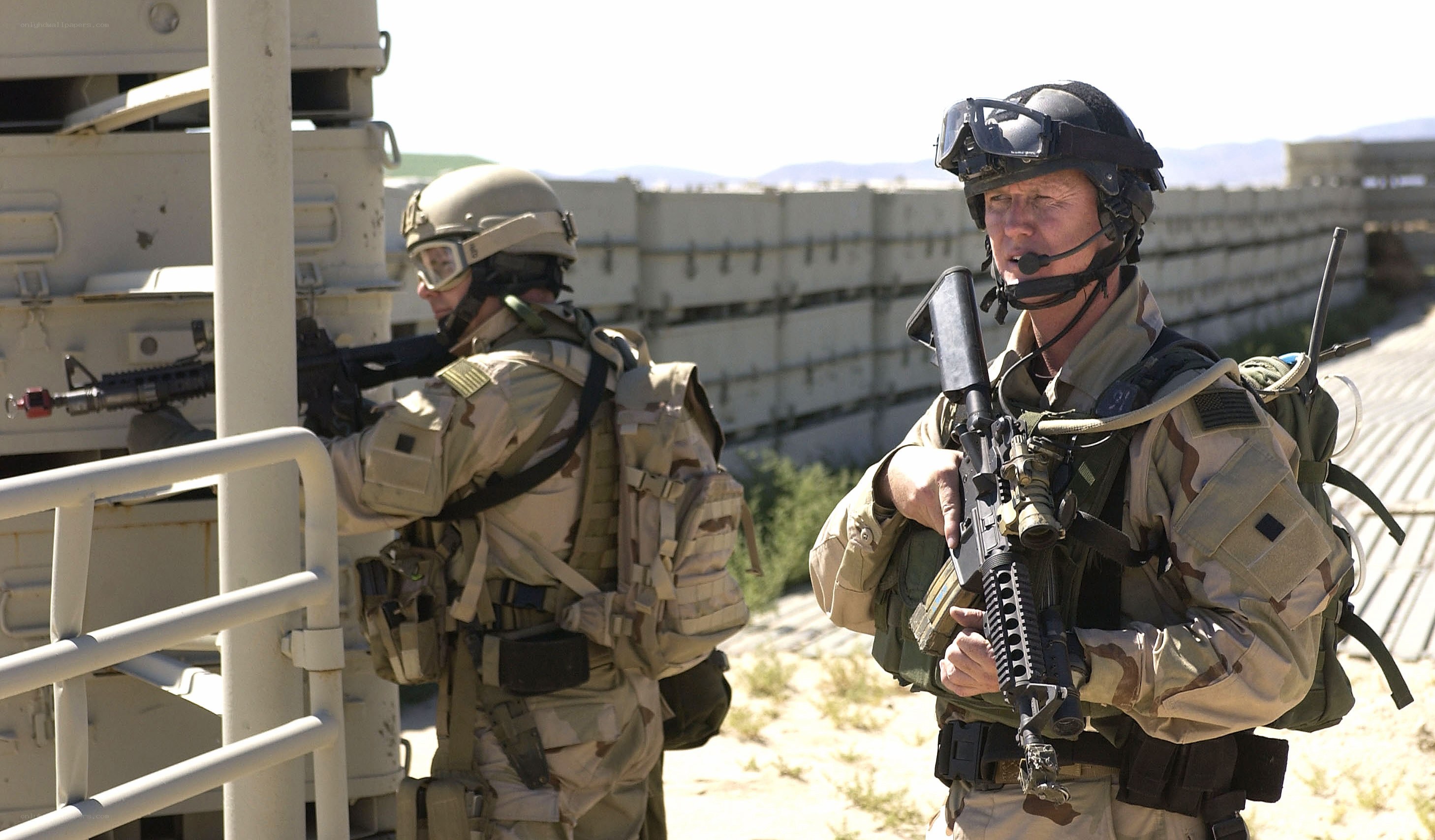 Soldiers in combat gear