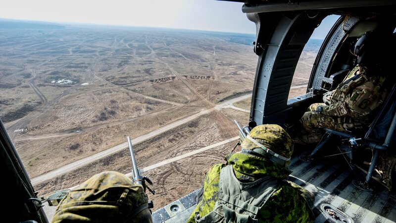 Soldiers in Helicopter — Green