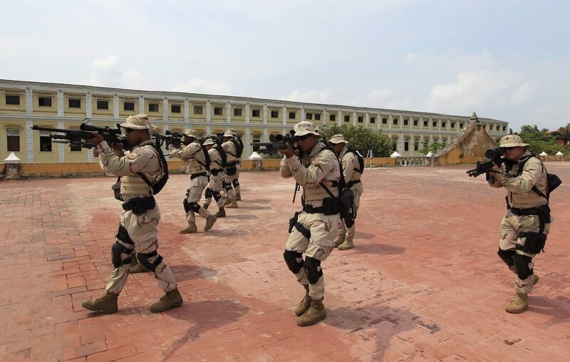Soldiers in training exercise