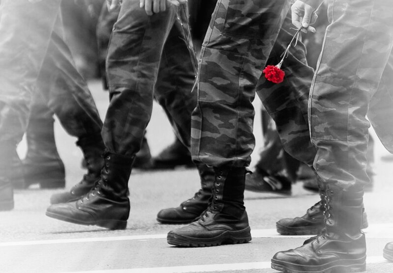 Soldiers Marching — Black