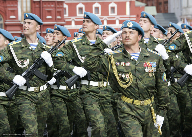 Soldiers Marching in Parade — Green