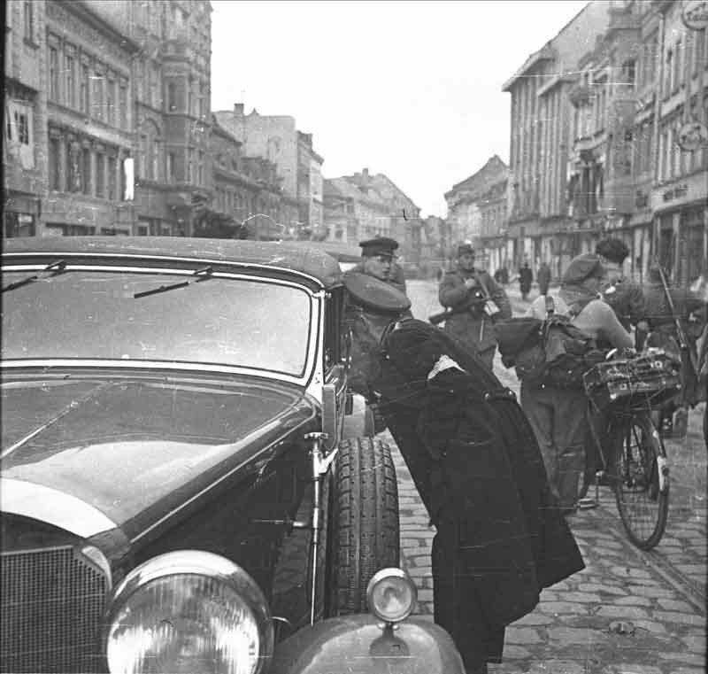 Soldiers on a city street