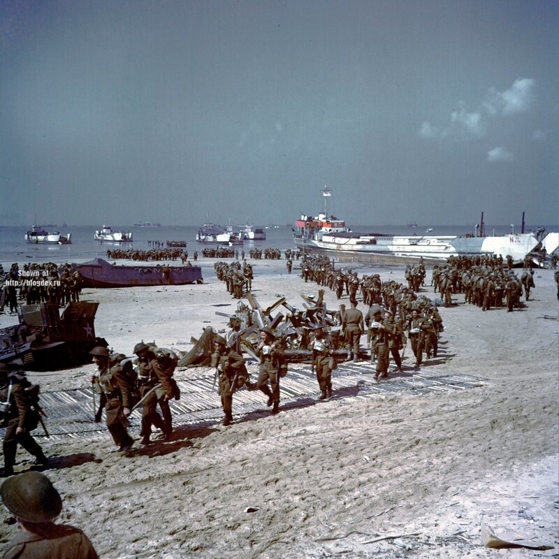 Soldiers on Beach — Brown, Dramatic