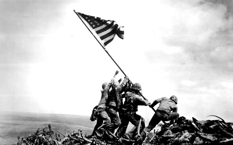 Soldiers Raising Flag — Black