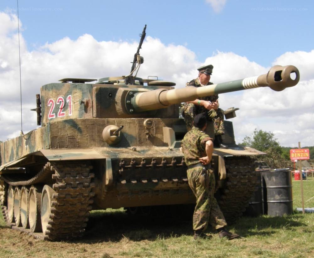 Soldiers with a Tiger tank