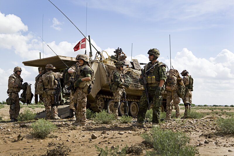 Soldiers with Armored Vehicle — Brown, Neutral