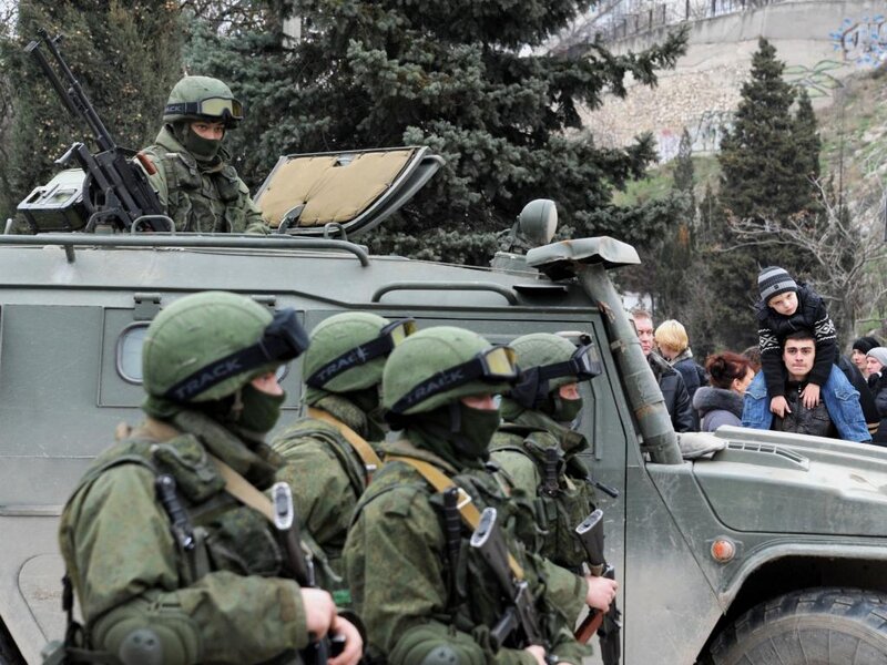 Soldiers with Armored Vehicle — Green, Tense