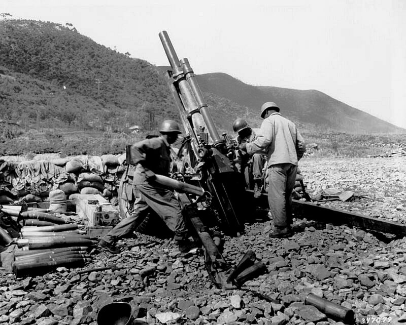 Soldiers with Artillery — Black
